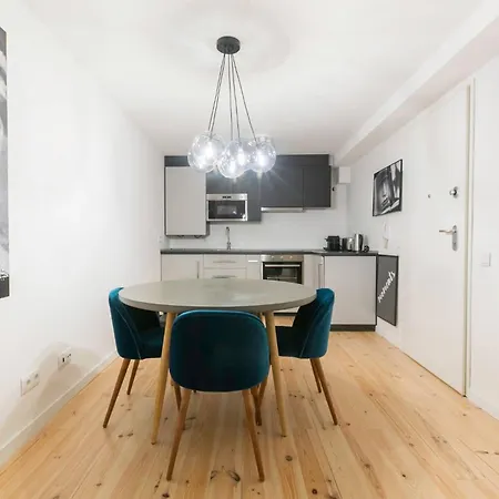 Bairro Alto Design Apartment *